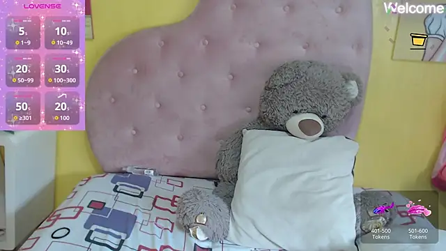 Snapshot of Sophiiee_Gray chatting on 05.28.26 Sophiiee Gray online show from 05.28.26