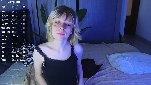 Snapshot of MollySally chatting on 05.16.26 MollySally online show from 05.16.26