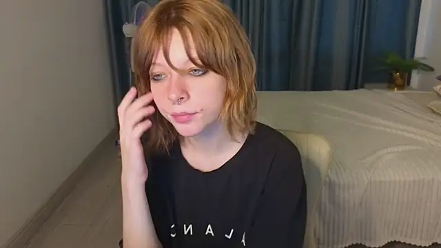 Snapshot of MollySally chatting on 07.03.26 MollySally online show from 07.03.26