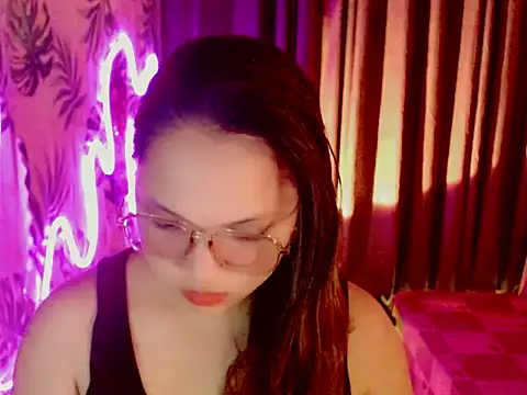 Snapshot of Sweet_coleen chatting on 04.13.26 Sweet coleen online show from 04.13.26