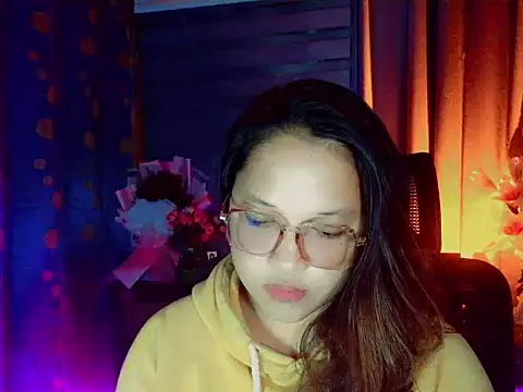 Snapshot of Sweet_coleen chatting on 04.15.26 Sweet coleen online show from 04.15.26