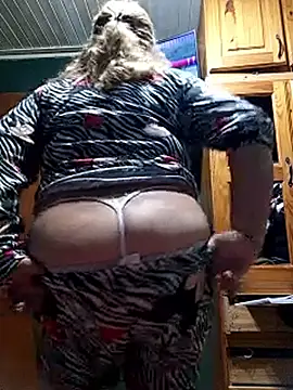Snapshot of momismilf544 chatting on 04.08.26 momismilf544 online show from 04.08.26