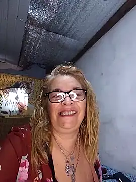 Snapshot of momismilf544 chatting on 05.07.26 momismilf544 online show from 05.07.26