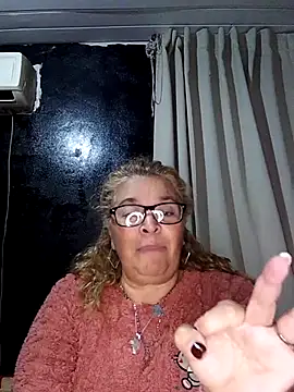Snapshot of momismilf544 chatting on 05.11.26 momismilf544 online show from 05.11.26
