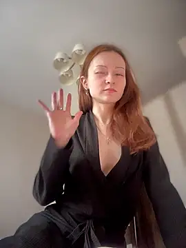 Snapshot of SadieSink_ chatting on 03.03.26 SadieSink online show from 03.03.26