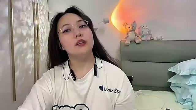 Snapshot of Susu-36E chatting on 06.19.26 Susu-36E online show from 06.19.26