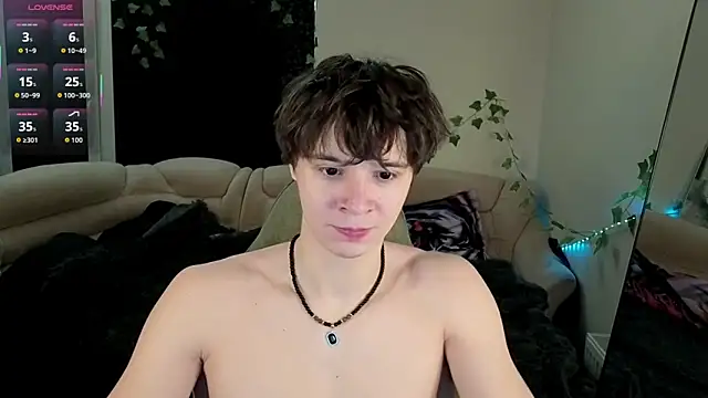 Snapshot of AnthonyCuutie chatting on 05.02.26 AnthonyCuutie online show from 05.02.26