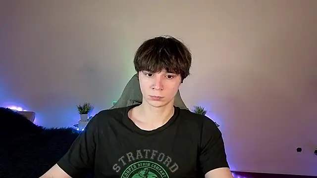Snapshot of AnthonyCuutie chatting on 05.16.26 AnthonyCuutie online show from 05.16.26