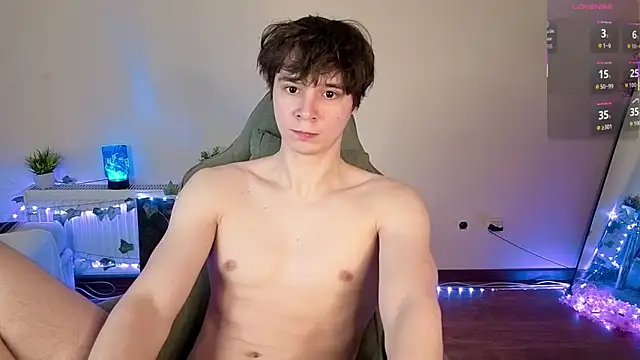 Snapshot of AnthonyCuutie chatting on 05.17.26 AnthonyCuutie online show from 05.17.26