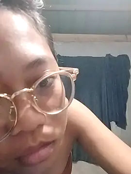 Snapshot of angelpinay44 chatting on 03.09.26 angelpinay44 online show from 03.09.26