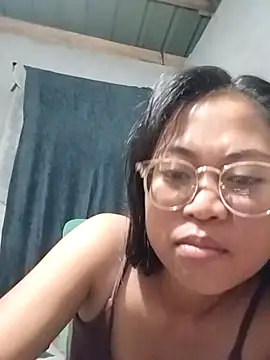 Snapshot of angelpinay44 chatting on 04.04.26 angelpinay44 online show from 04.04.26