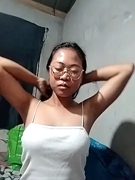 Snapshot of angelpinay44 chatting on 04.13.26 angelpinay44 online show from 04.13.26