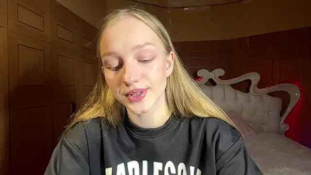 Anika Socutehe online show from 03.25.26