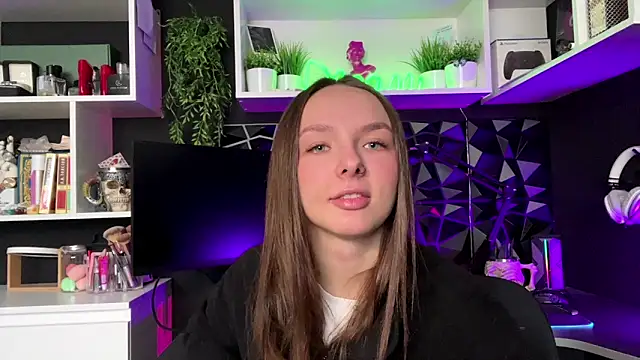 Snapshot of ClydeStiliner chatting on 03.03.26 ClydeStiliner online show from 03.03.26