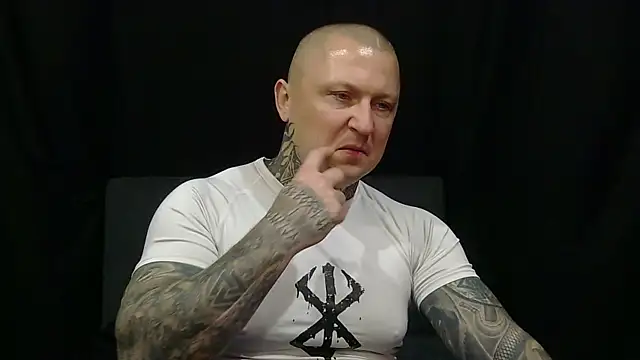 Snapshot of devilWithTats chatting on 05.25.26 devilWithTats online show from 05.25.26