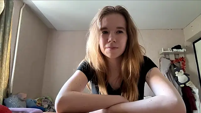 Snapshot of LeomaJee chatting on 06.18.26 LeomaJee online show from 06.18.26
