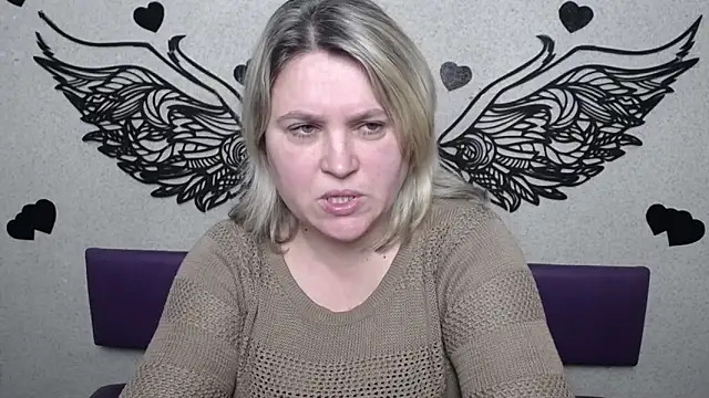 Snapshot of VickyRobins chatting on 03.03.26 VickyRobins online show from 03.03.26