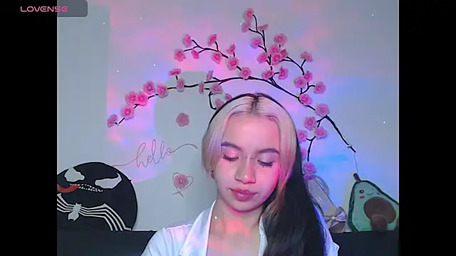 Snapshot of sweet_molly420 chatting on 06.18.26 sweet molly420 online show from 06.18.26