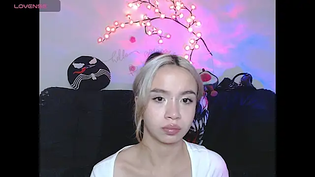 Snapshot of sweet_molly420 chatting on 07.02.26 sweet molly420 online show from 07.02.26