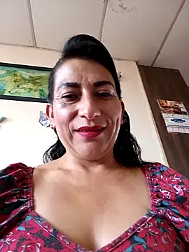 Snapshot of Lucia_Rios chatting on 04.20.26 Lucia Rios online show from 04.20.26