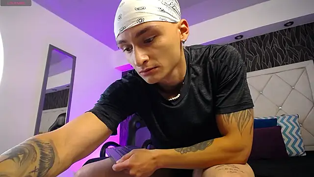 Snapshot of DIEGO_JONES chatting on 03.04.26 DIEGO JONES online show from 03.04.26