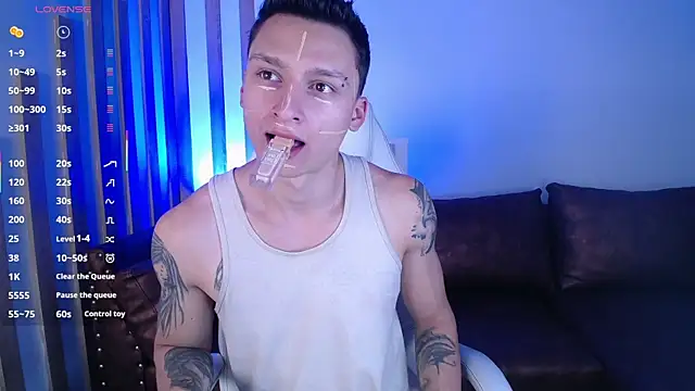 Snapshot of DIEGO_JONES chatting on 04.29.26 DIEGO JONES online show from 04.29.26