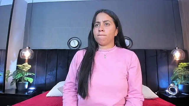 Snapshot of alejandra__garcia chatting on 04.29.26 alejandra garcia online show from 04.29.26