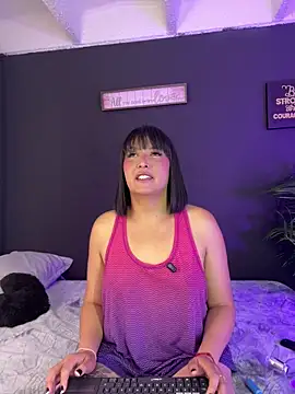 Snapshot of Valeriaa_cruz chatting on 04.20.26 Valeriaa cruz online show from 04.20.26