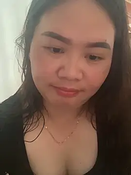 Snapshot of E-ll-A01 chatting on 03.02.26 E-ll-A01 online show from 03.02.26