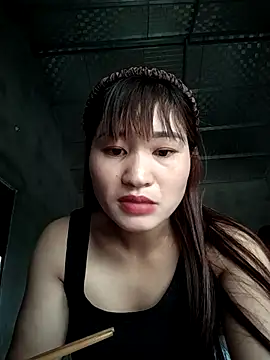Snapshot of Lilinn_ chatting on 04.26.26 Lilinn online show from 04.26.26