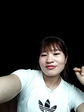 Snapshot of Lilinn_ chatting on 04.28.26 Lilinn online show from 04.28.26