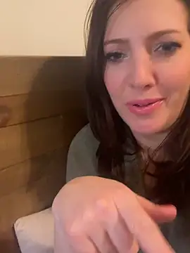 Snapshot of hollyharmd chatting on 02.28.26 hollyharmd online show from 02.28.26