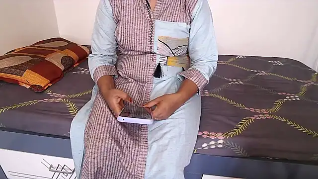 Snapshot of Miss_Sanika chatting on 07.12.26 Miss Sanika online show from 07.12.26