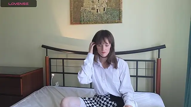 Tender Swan online show from 04.24.26