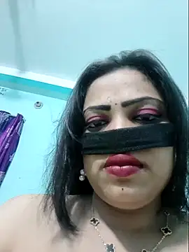 Snapshot of Beauty-3 chatting on 04.24.26 Beauty-3 online show from 04.24.26