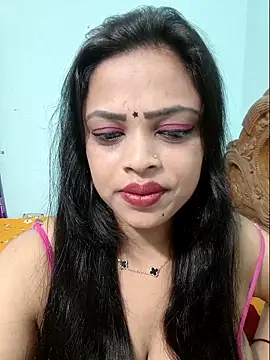 Snapshot of Beauty-3 chatting on 05.05.26 Beauty-3 online show from 05.05.26