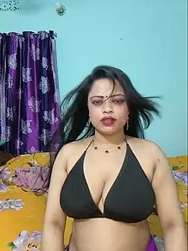 Snapshot of Beauty-3 chatting on 05.15.26 Beauty-3 online show from 05.15.26