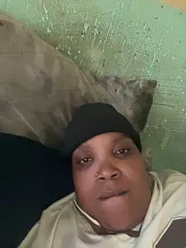 Snapshot of friendlybitch22 chatting on 04.08.26 friendlybitch22 online show from 04.08.26