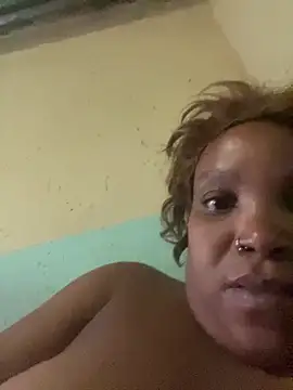 Snapshot of friendlybitch22 chatting on 04.16.26 friendlybitch22 online show from 04.16.26