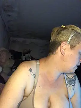 Snapshot of SofiaAmour chatting on 06.16.26 SofiaAmour online show from 06.16.26