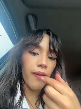 Snapshot of Mia-villalobos chatting on 05.16.26 Mia-villalobos online show from 05.16.26