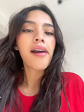 Snapshot of Mia-villalobos chatting on 06.15.26 Mia-villalobos online show from 06.15.26