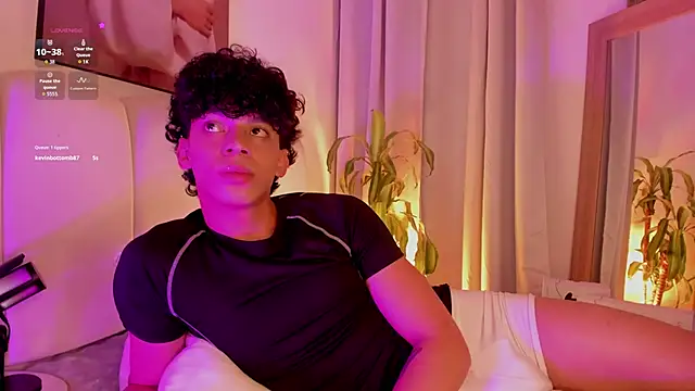 TaylerWhitelll online show from 03.04.26