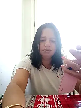 Snapshot of roxana_e43 chatting on 04.26.26 roxana e43 online show from 04.26.26