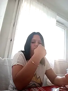 Snapshot of roxana_e43 chatting on 05.02.26 roxana e43 online show from 05.02.26