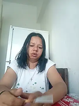 Snapshot of roxana_e43 chatting on 05.29.26 roxana e43 online show from 05.29.26