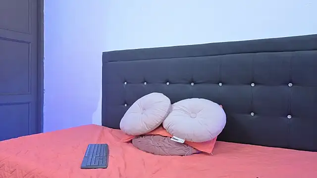 Snapshot of cute_sofiii chatting on 04.30.26 cute sofiii online show from 04.30.26