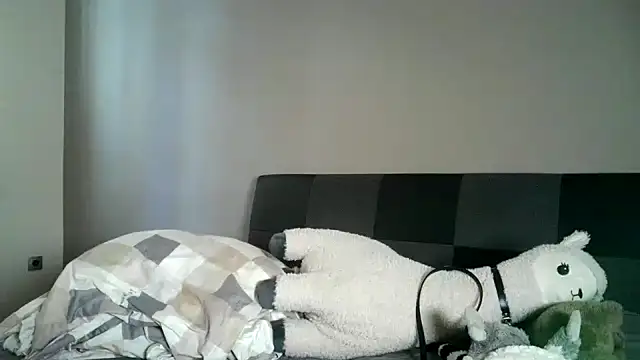 Snapshot of itsmemayarose chatting on 04.25.26 itsmemayarose online show from 04.25.26