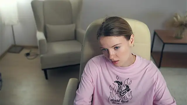 Snapshot of RivkaWarfel chatting on 03.02.26 RivkaWarfel online show from 03.02.26