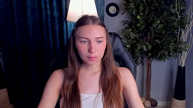 Snapshot of OliviaLang chatting on 04.03.26 OliviaLang online show from 04.03.26